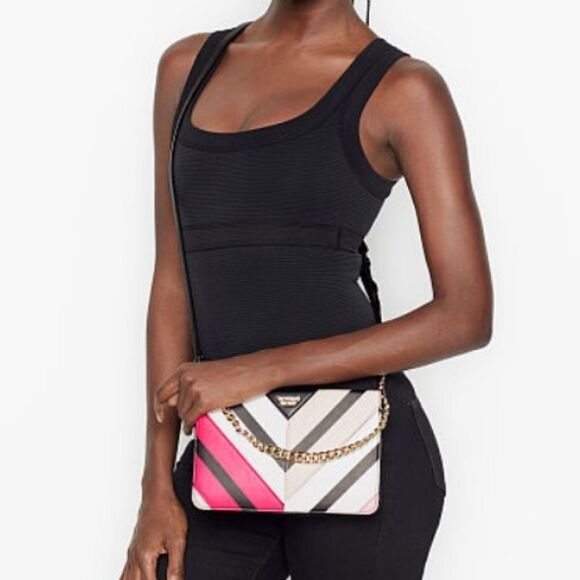 BNWT VICTORIA'S SECRET Chevron 24/7 Crossbody - Picture 5 of 6